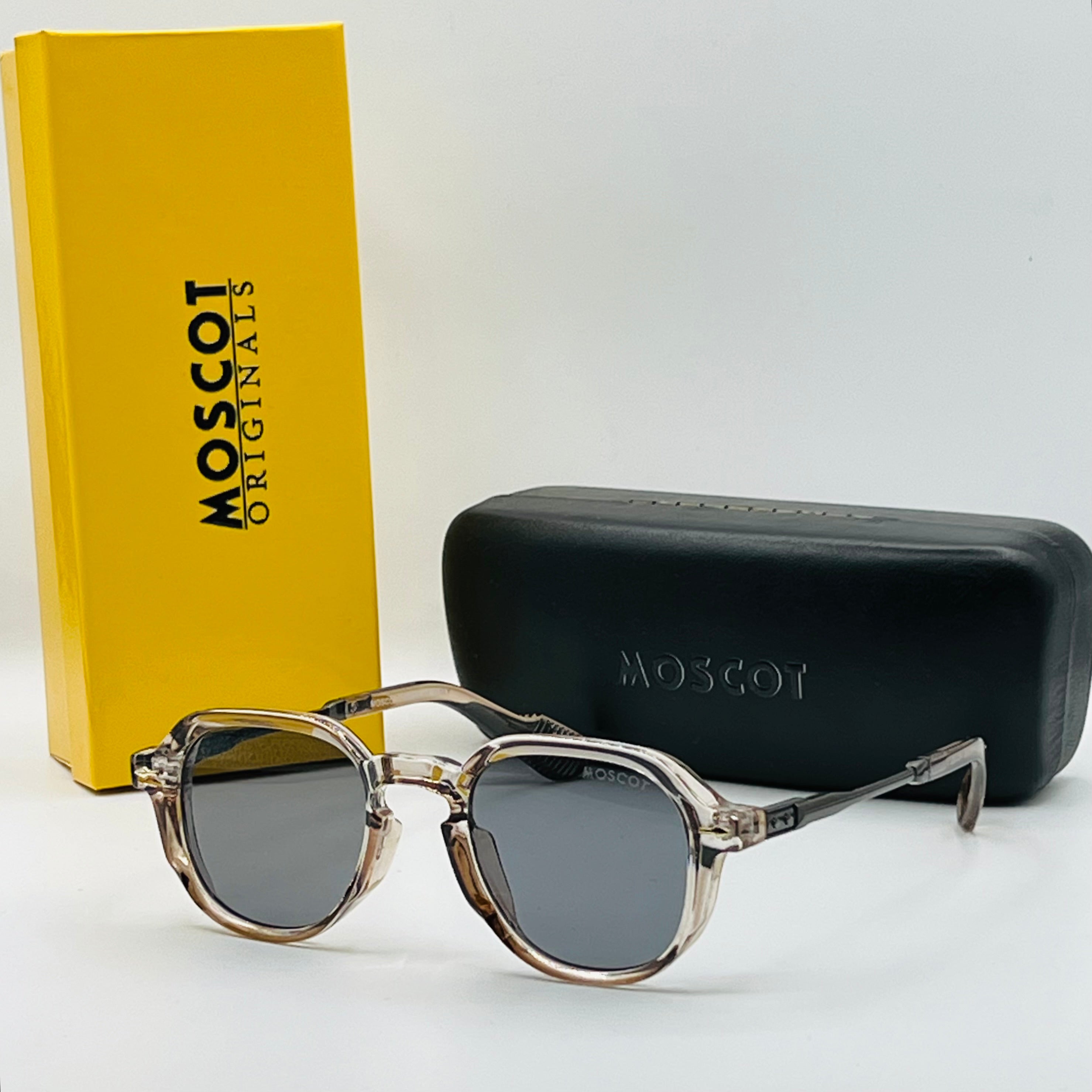 MOSCOT B