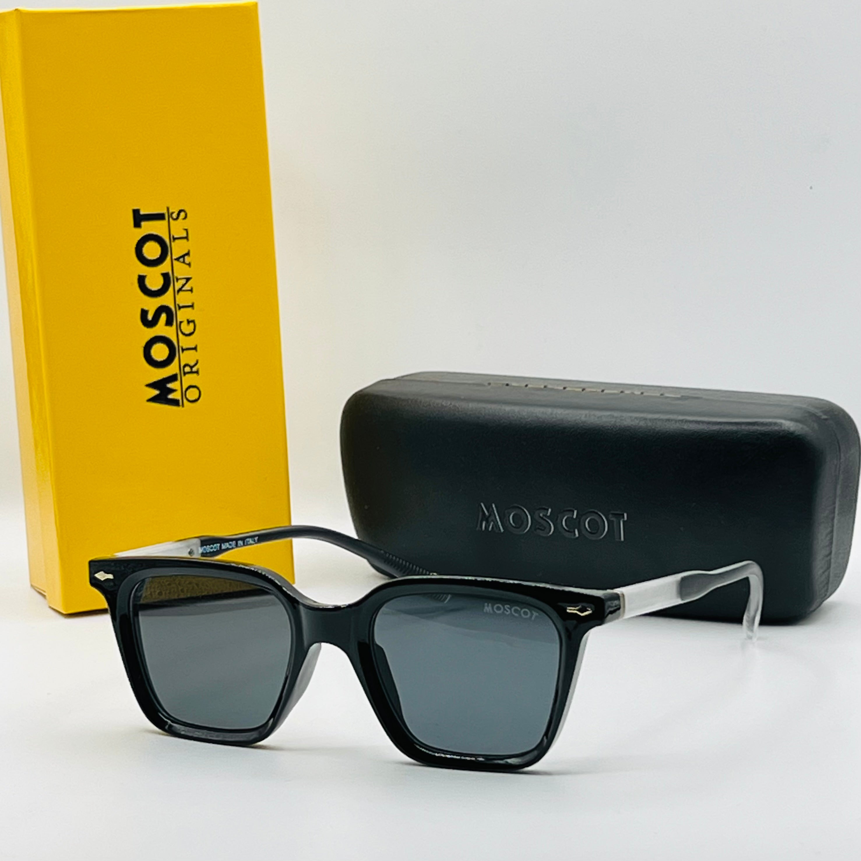 MOSCOT D