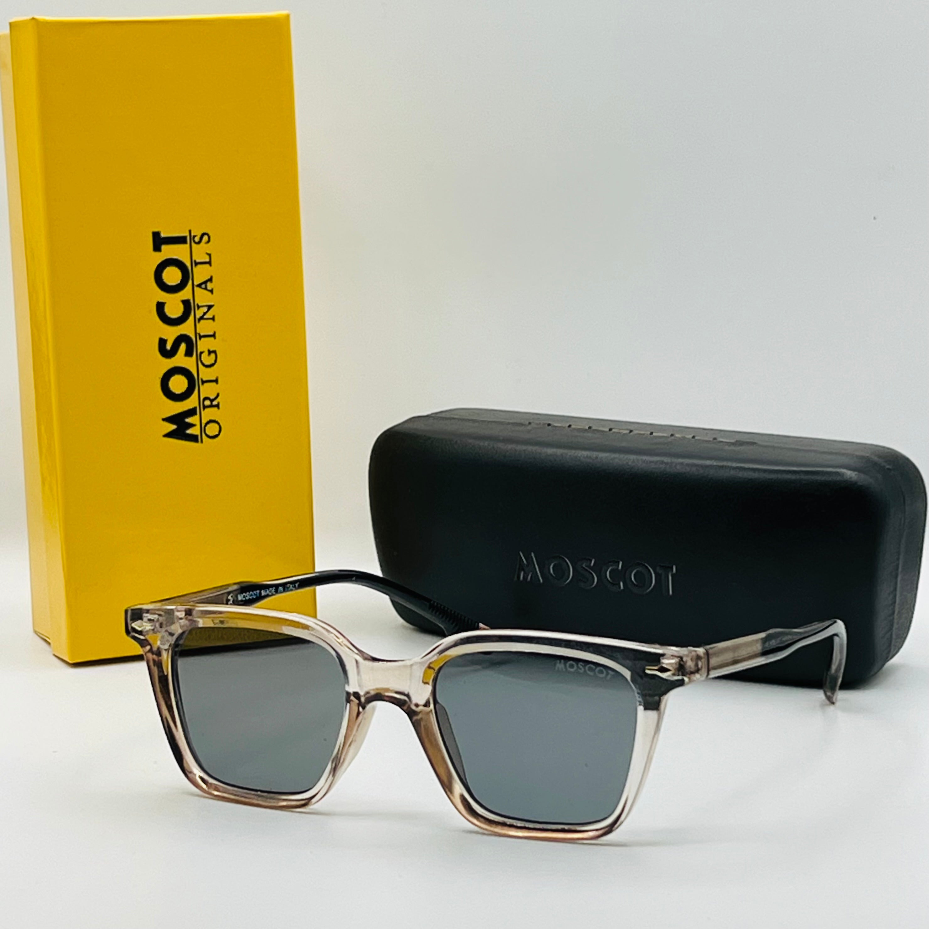 MOSCOT D