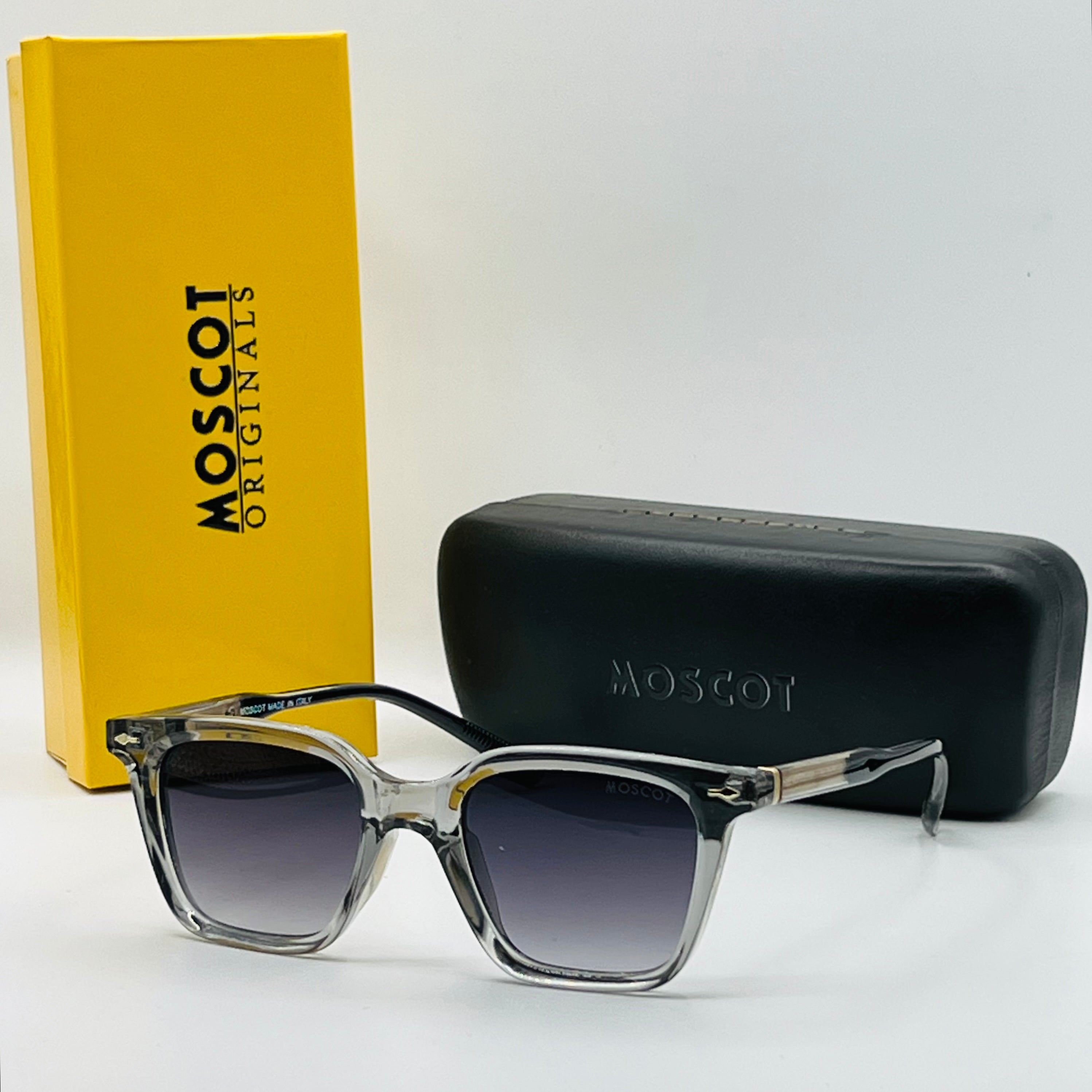 MOSCOT D